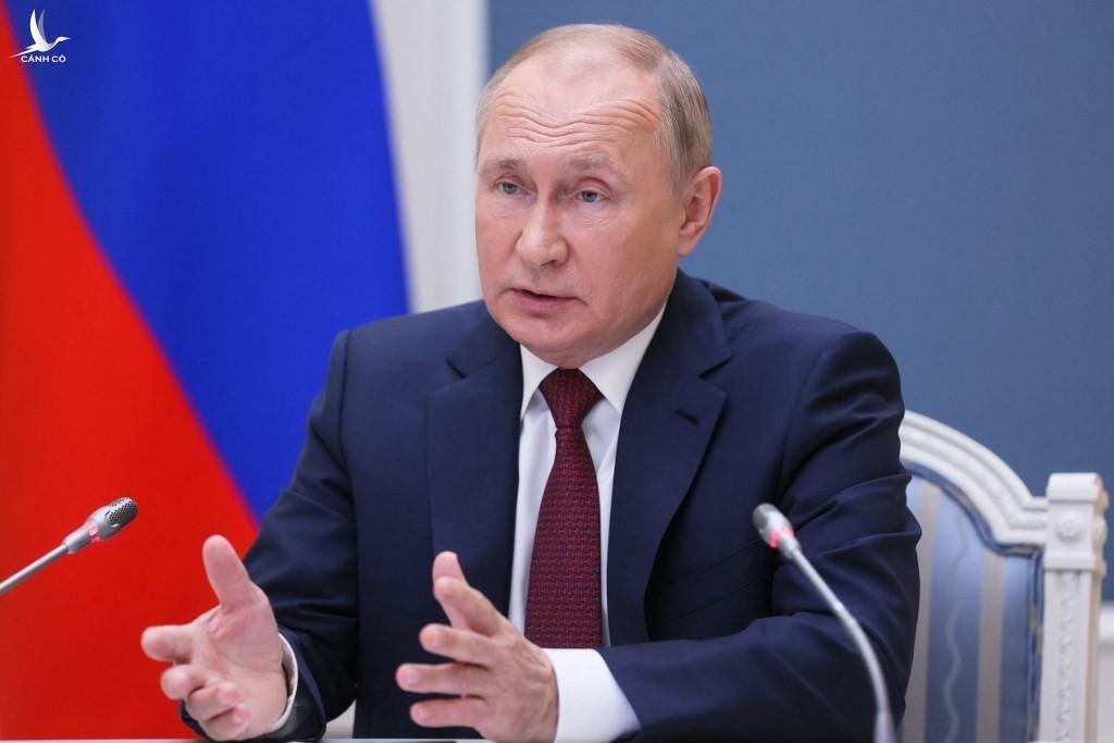 Tổng thống Putin khuyến cáo không nên vội đánh giá Omicron không gây hại