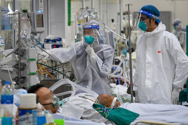 Việt Nam ra chiến lược mới để hạn chế bệnh nhân Covid-19 tử vong