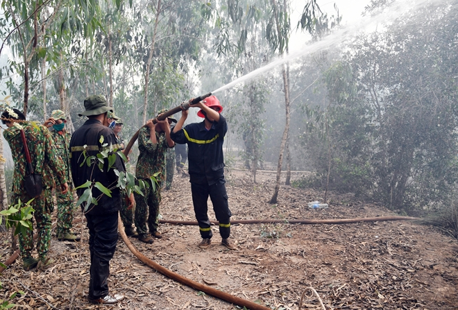 48 giờ nỗ lực chữa cháy rừng tại Hòn Đất
