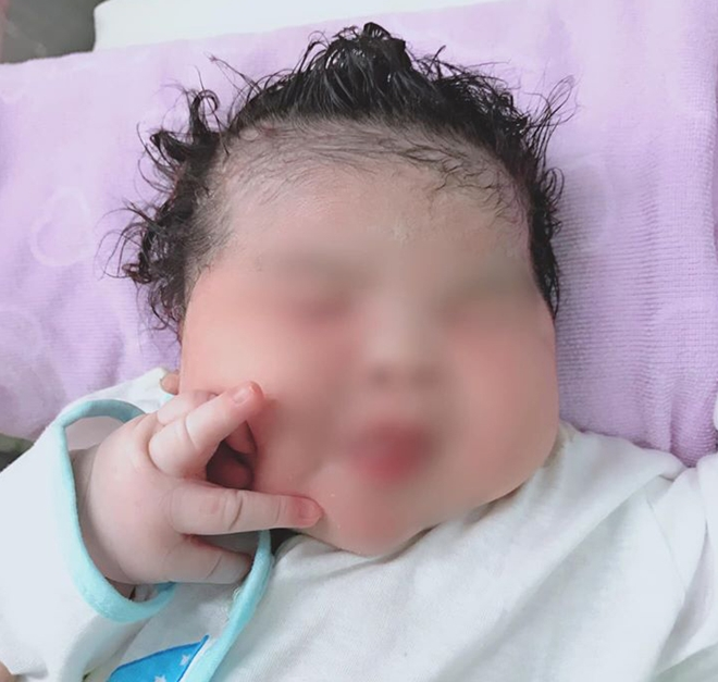 Bé gái sơ sinh ở Sóc Trăng nặng 6,1 kg