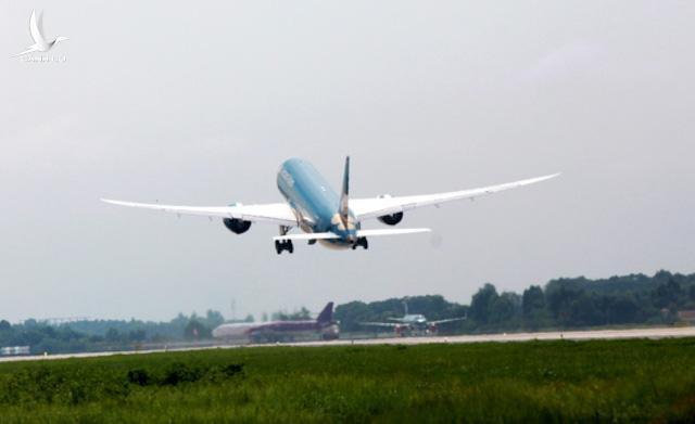 Cục Hàng không đề xuất mở lại các chuyến bay quốc tế chở khách vào Việt Nam