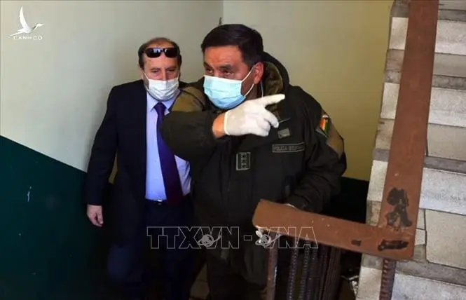 Cựu Bộ trưởng Y tế Bolivia bị tạm giam do bê bối đội giá máy thở
