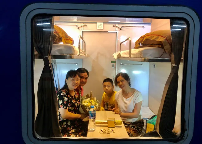 Độc đáo chuyến tàu hỏa charter đầu tiên tuyến Hà Nội - Quảng Bình