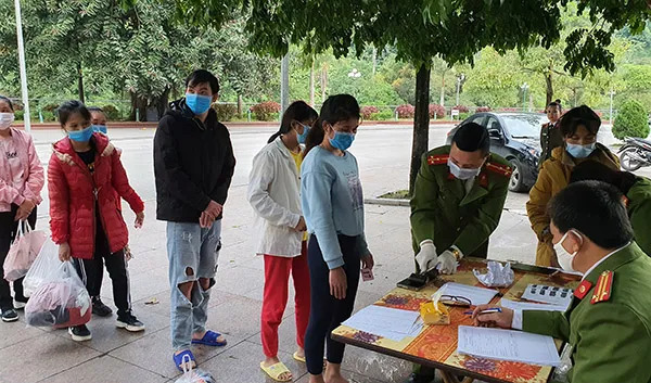 Hà Giang tiếp nhận 45 công dân do Trung Quốc trao trả