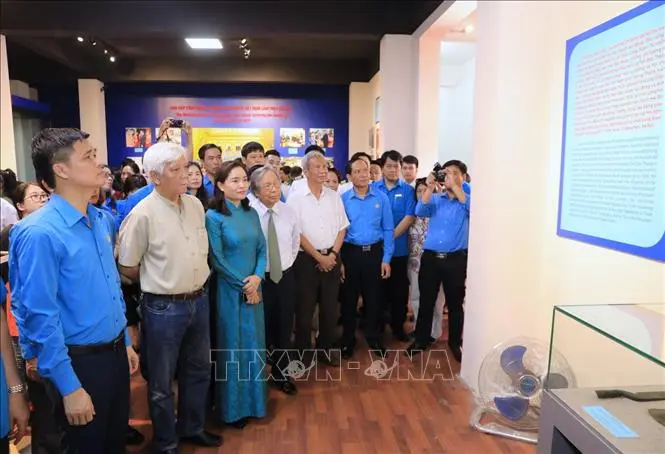 Khai mạc trưng bày 'Chủ tịch Hồ Chí Minh với giai cấp công nhân và tổ chức Công đoàn Việt Nam'