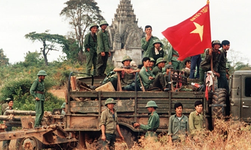 Kỳ 2: Việt Nam có sai lầm khi tiến quân vào Campuchia hay không?