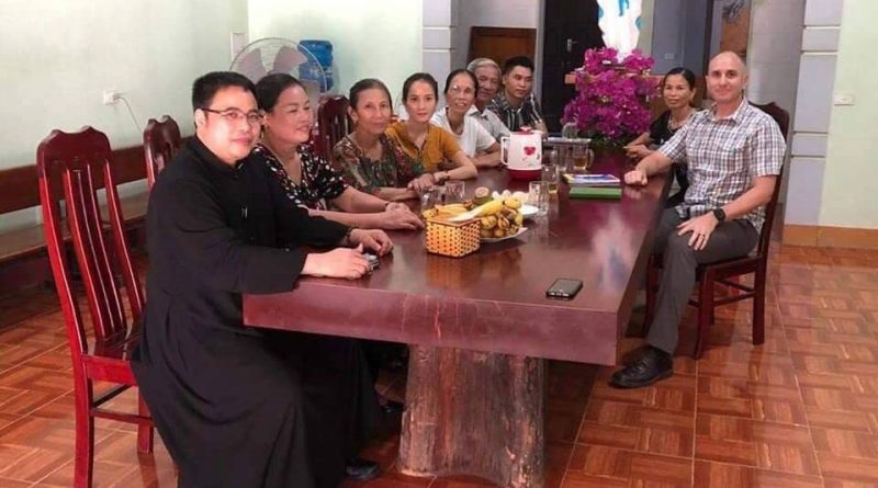 Linh mục Đặng Hữu Nam làm gì sau chuyến gặp với nhân viên Đại sứ quán Mỹ?