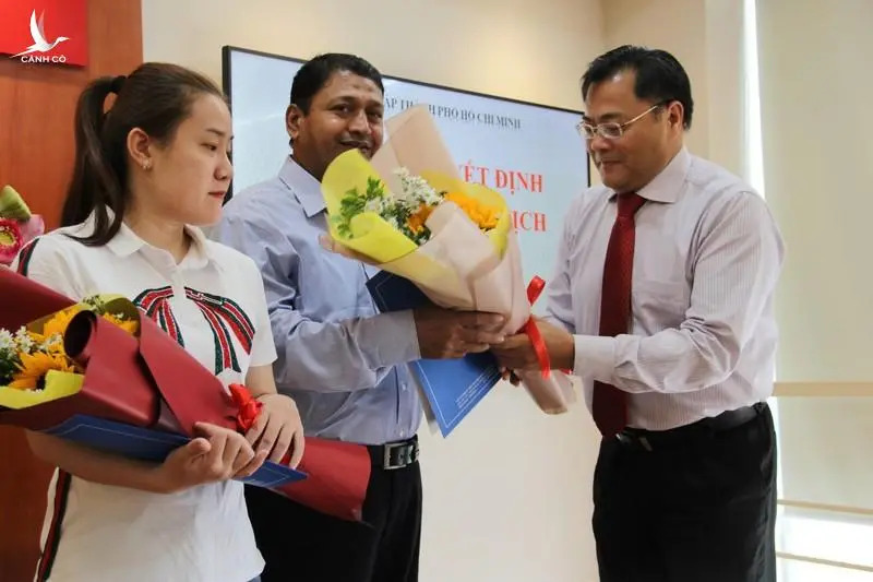 Niềm vui của 2 người vừa nhập quốc tịch Việt Nam