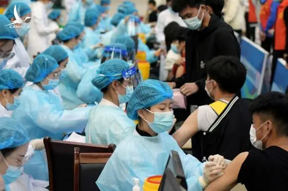 NYT: Người dân Trung Quốc từ tẩy chay sang ‘lùng sục’ mua vaccine Covid-19
