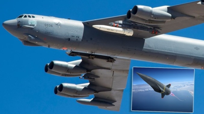 Oanh tạc cơ B-52 Mỹ đánh rơi tên lửa siêu vượt âm