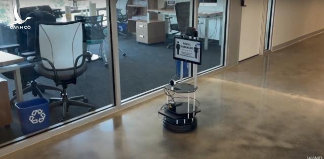 Robot COVID phát minh mới chống tụ tập đông người