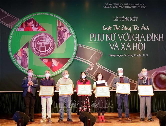 Thông tấn xã Việt Nam đoạt giải cao Cuộc thi ảnh 'Phụ nữ với gia đình và xã hội'