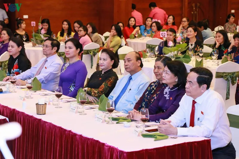 Thủ tướng, Chủ tịch Quốc hội dự buổi gặp mặt nữ Đại biểu Quốc hội