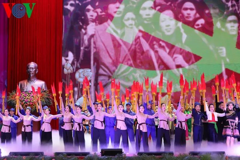 Toàn cảnh Lễ kỷ niệm 130 năm ngày sinh Chủ tịch Hồ Chí Minh