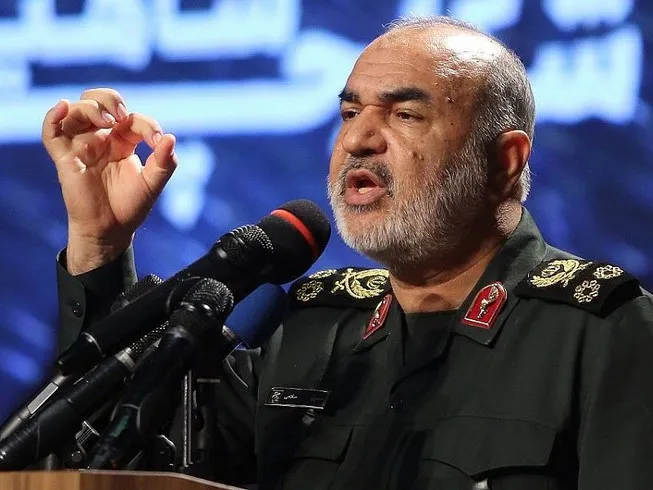 Tướng Iran dọa hủy diệt tàu Mỹ ở vùng Vịnh
