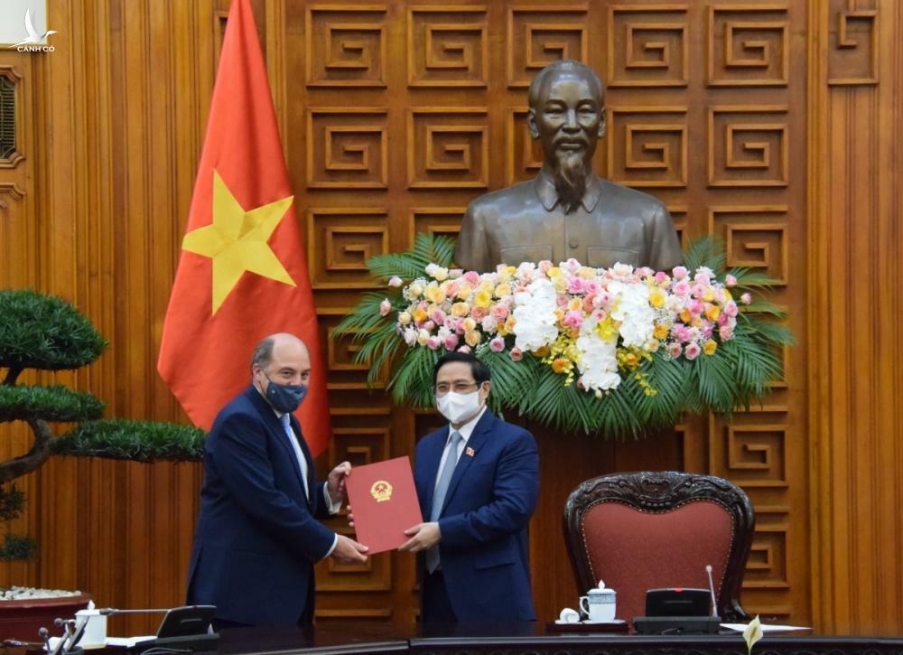 Việt Nam nối lại các hoạt động ngoại giao trực tiếp, tăng cường “ngoại giao vaccine”