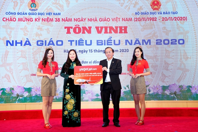 Vietjet tặng vé bay khắp Việt Nam cho các thầy cô giáo tiêu biểu
