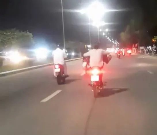 Xử phạt nam thanh niên lái xe bằng chân ở Đà Nẵng