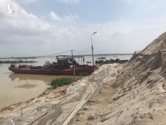 40 tàu hút cát trái phép trên bị niêm phong, thu giữ ở Bình Thuận