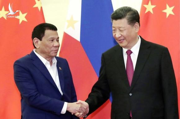 Bắc Kinh lại mời ông Duterte đến trao đổi chuyện biển Đông