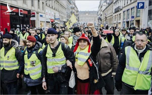Bạo lực bùng phát bên lề các cuộc biểu tình tại Pháp