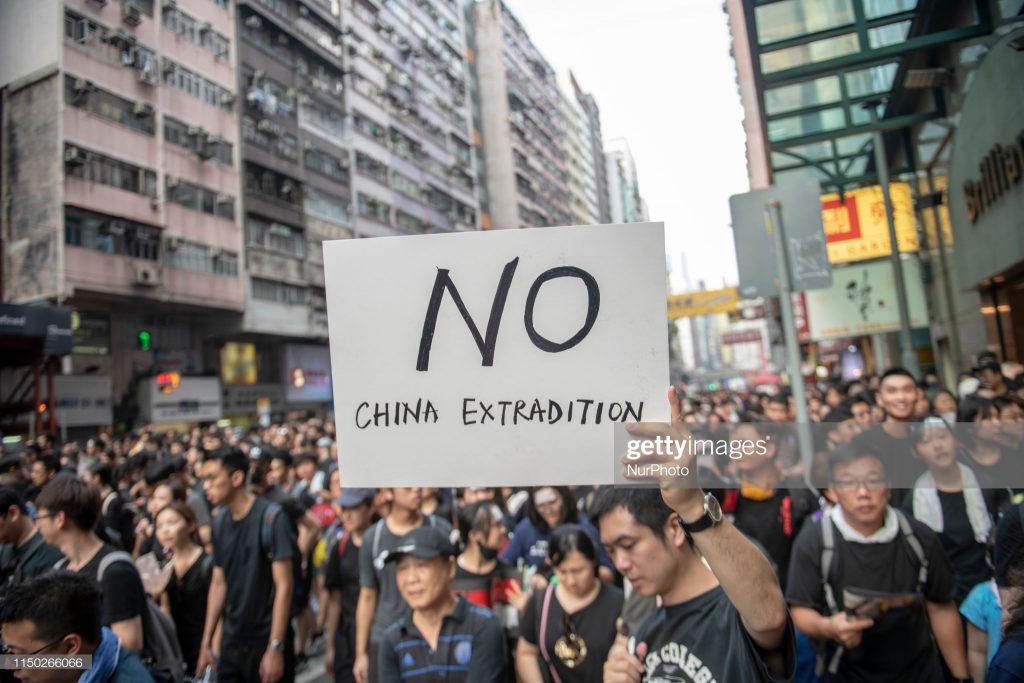 Báo Trung Quốc đổi trắng thay đen, loan tin người Hồng Kông ‘biểu tình chống Mỹ’