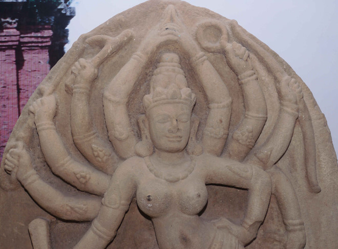 Bảo vật Chăm đất Bình Định - Kỳ 1: Nữ thần tuyệt sắc ở phế tích Rừng Cấm