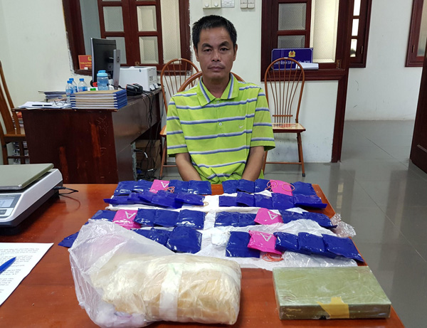 Bắt xe khách lên Điện Biên mua 1 bánh heroin và 14 nghìn viên ma túy
