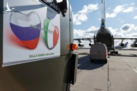 Cách Nga giúp Italy chống COVID-19 làm bộc lộ thất bại của EU, dành sự vẻ vang cho TT Putin