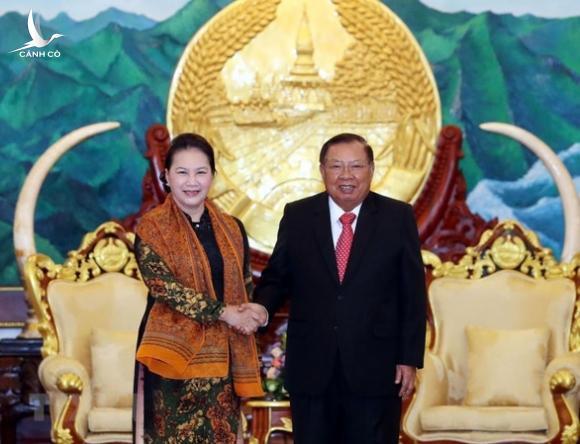Chủ tịch Quốc hội Việt Nam hội kiến Tổng bí thư, Chủ tịch nước Lào