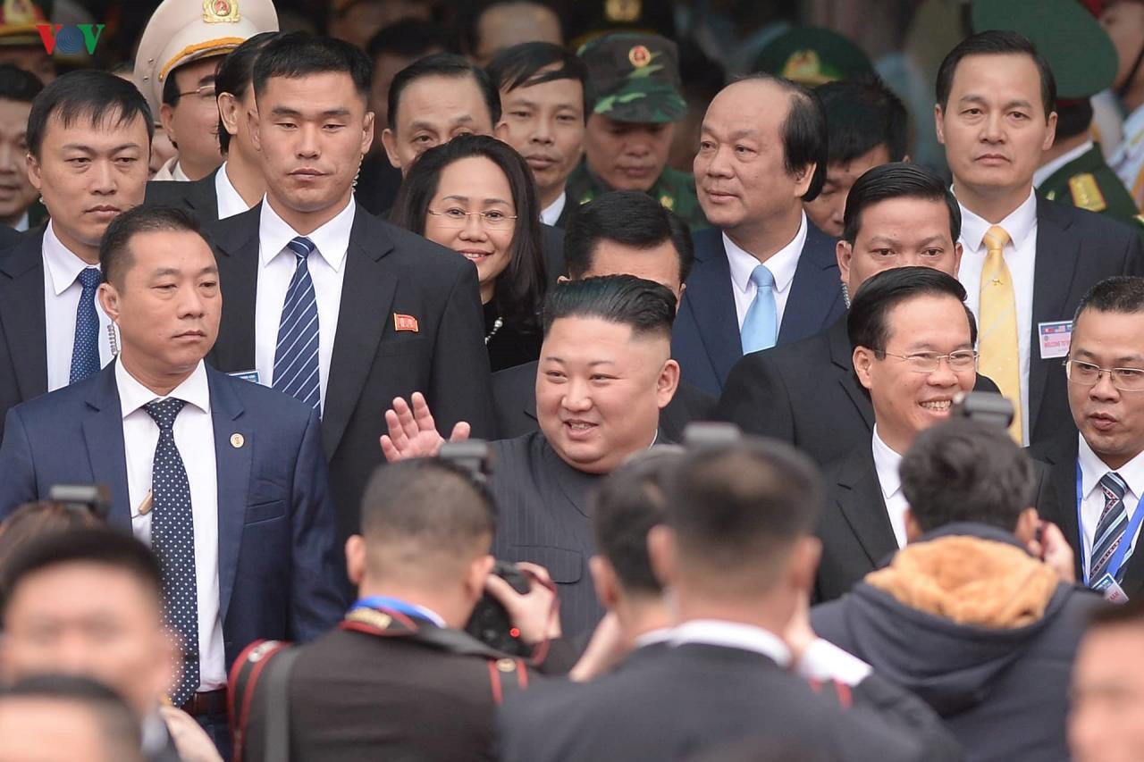 Chủ tịch Triều Tiên Kim Jong-un đến Hà Nội