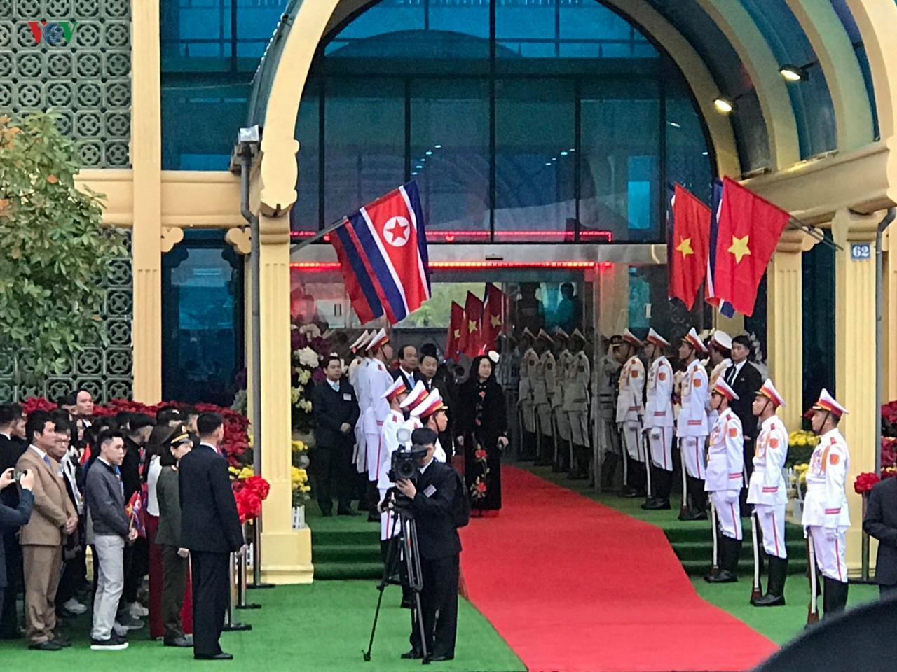 Chủ tịch Triều Tiên Kim Jong-un đến Hà Nội