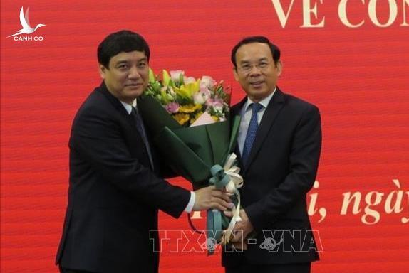 Công bố quyết định của Bộ Chính trị về việc điều động ông Nguyễn Đắc Vinh