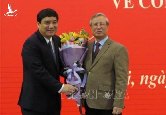 Công bố quyết định của Bộ Chính trị về việc điều động ông Nguyễn Đắc Vinh