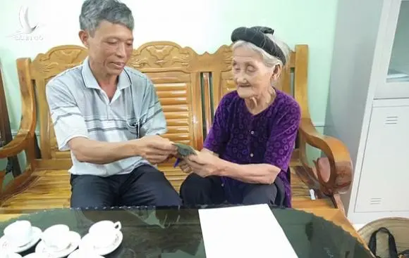 Cụ bà 84 tuổi năm ngoái xin thoát nghèo, nay góp 2 triệu chống dịch COVID-19