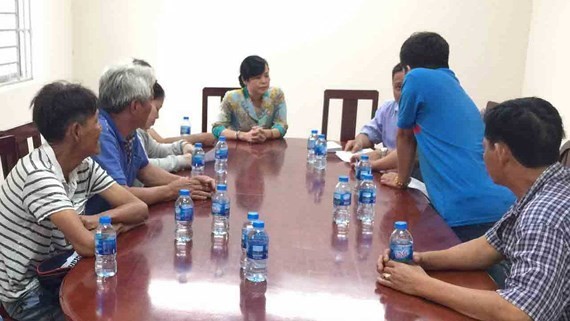 78 hộ dân vườn rau Lộc Hưng nhận tiền hỗ trợ Tết Kỷ Hợi