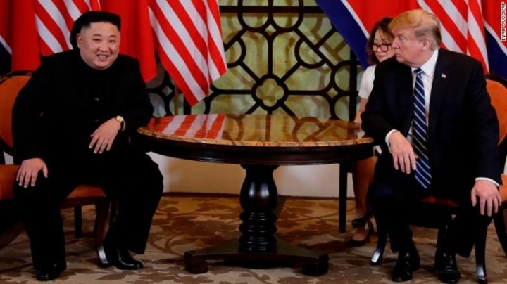 Điểm lại những khoảnh khắc của ông Trump và ông Kim trong cuộc gặp một - một