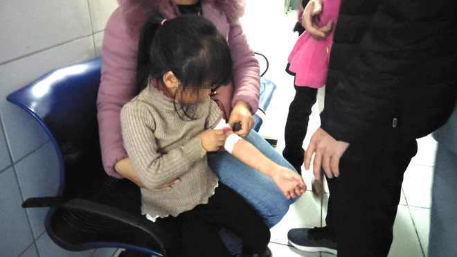 Hàng chục cháu bé trong một xã ở Bắc Ninh nhiễm ký sinh trùng sán dây lợn