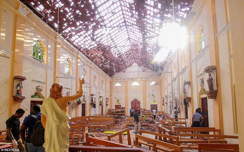 Hiện trường vụ nổ bom kinh hoàng tại Sri Lanka làm 207 người chết