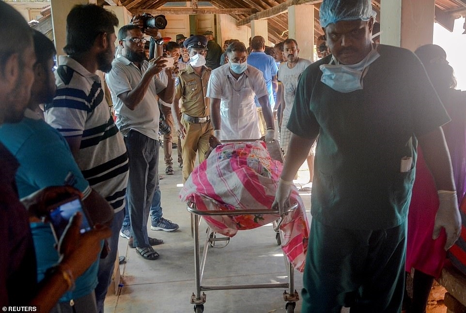 Hiện trường vụ nổ bom kinh hoàng tại Sri Lanka làm 207 người chết