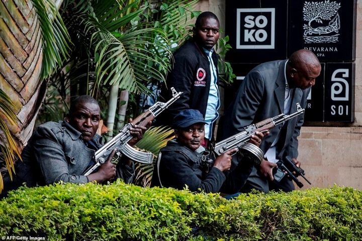 Hiện trường vụ tấn công khủng bố ở Kenya làm 15 người thiệt mạng