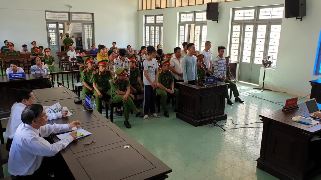 Không giảm án cho các bị cáo gây rối trước cổng UBND tỉnh Bình Thuận