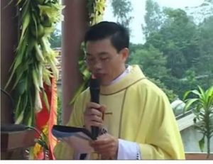Linh mục Trương Văn Khẩn đang hành xử kiểu giang hồ