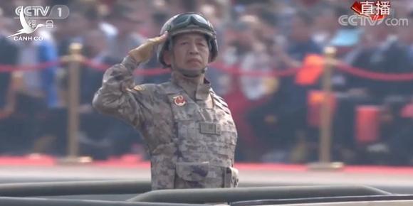 Lính Trung Quốc mang mã QR trên áo chống đạn tại diễu binh quốc khánh