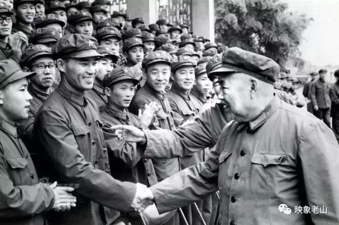 Lý do Đặng Tiểu Bình chọn Hứa Thế Hữu và Dương Đắc Chí làm tư lệnh 2 cánh quân xâm lược Việt Nam năm 1979?