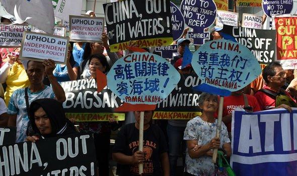 Mặc cho Trung Quốc giận dữ, Philippines vẫn thực hiện kế hoạch táo bạo trên Biển Đông