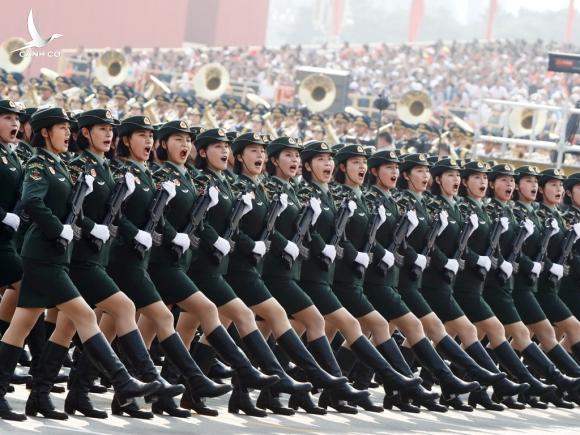 Nữ tướng lần đầu xuất hiện ở diễu binh quốc khánh Trung Quốc