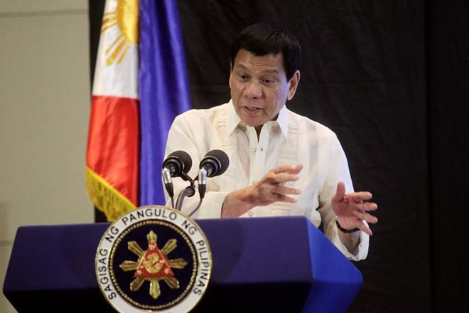 Ông Duterte cải chính, nói không cho tàu Trung Quốc đánh bắt trong vùng biển Philippines