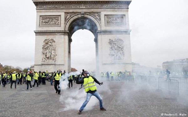Pháp: Biểu tình “áo vàng” tiếp tục diễn ra trên toàn quốc sau 2 tháng
