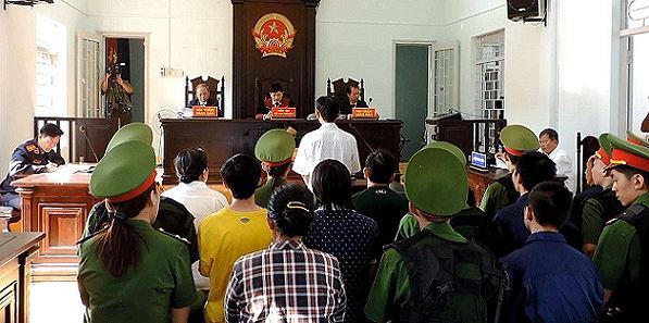 Phạt tù 15 bị cáo gây rối trật tự công cộng tại Bình Thuận